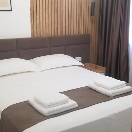 טיראנה 2A Near Blloku Area Apartment מראה חיצוני תמונה
