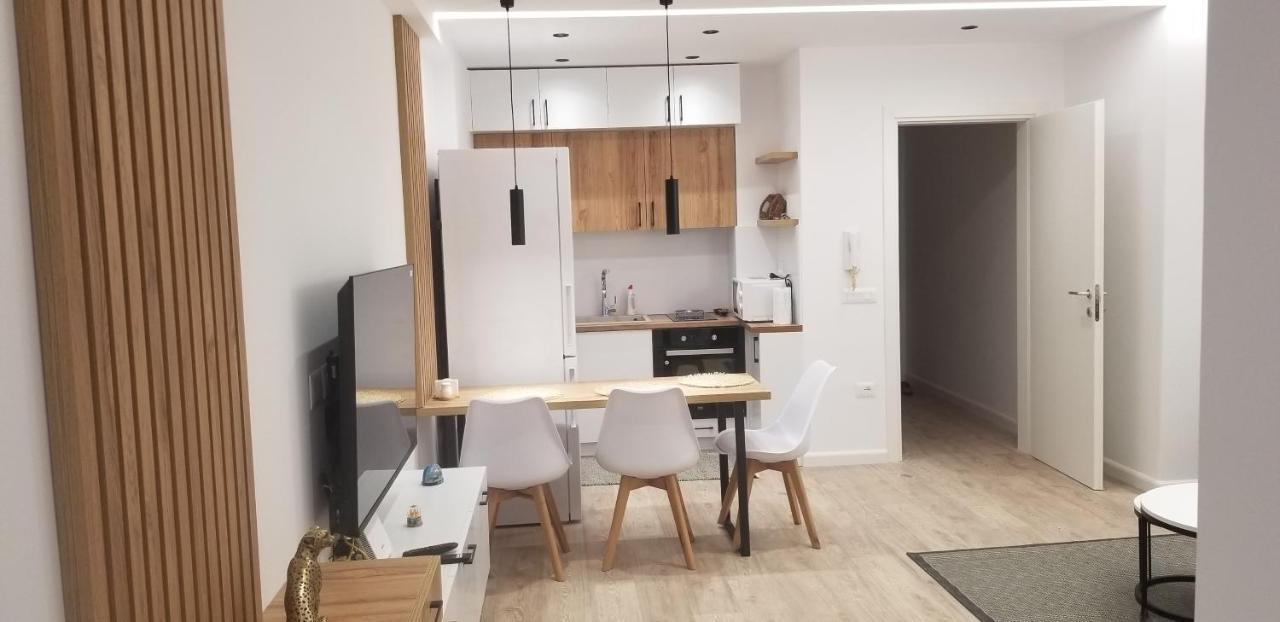 טיראנה 2A Near Blloku Area Apartment מראה חיצוני תמונה